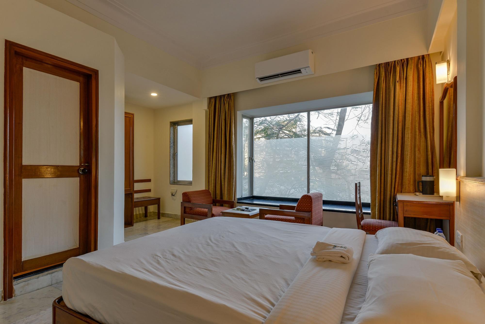 Hotel Ajanta Мумбаи Экстерьер фото