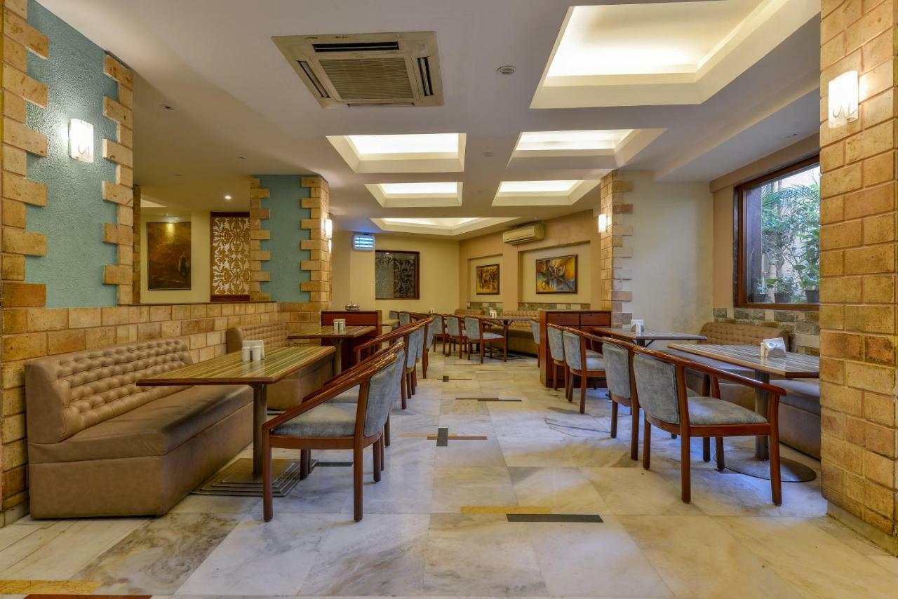 Hotel Ajanta Мумбаи Экстерьер фото