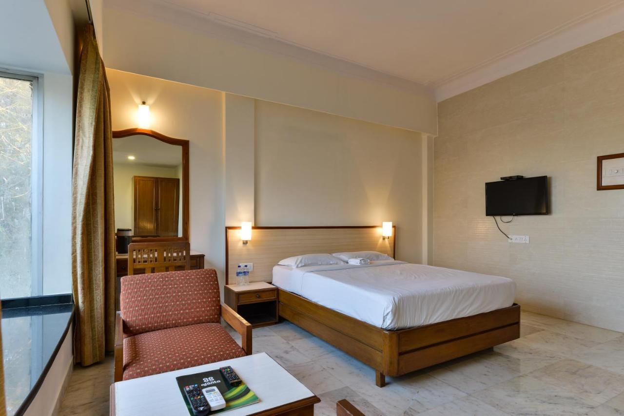 Hotel Ajanta Мумбаи Экстерьер фото