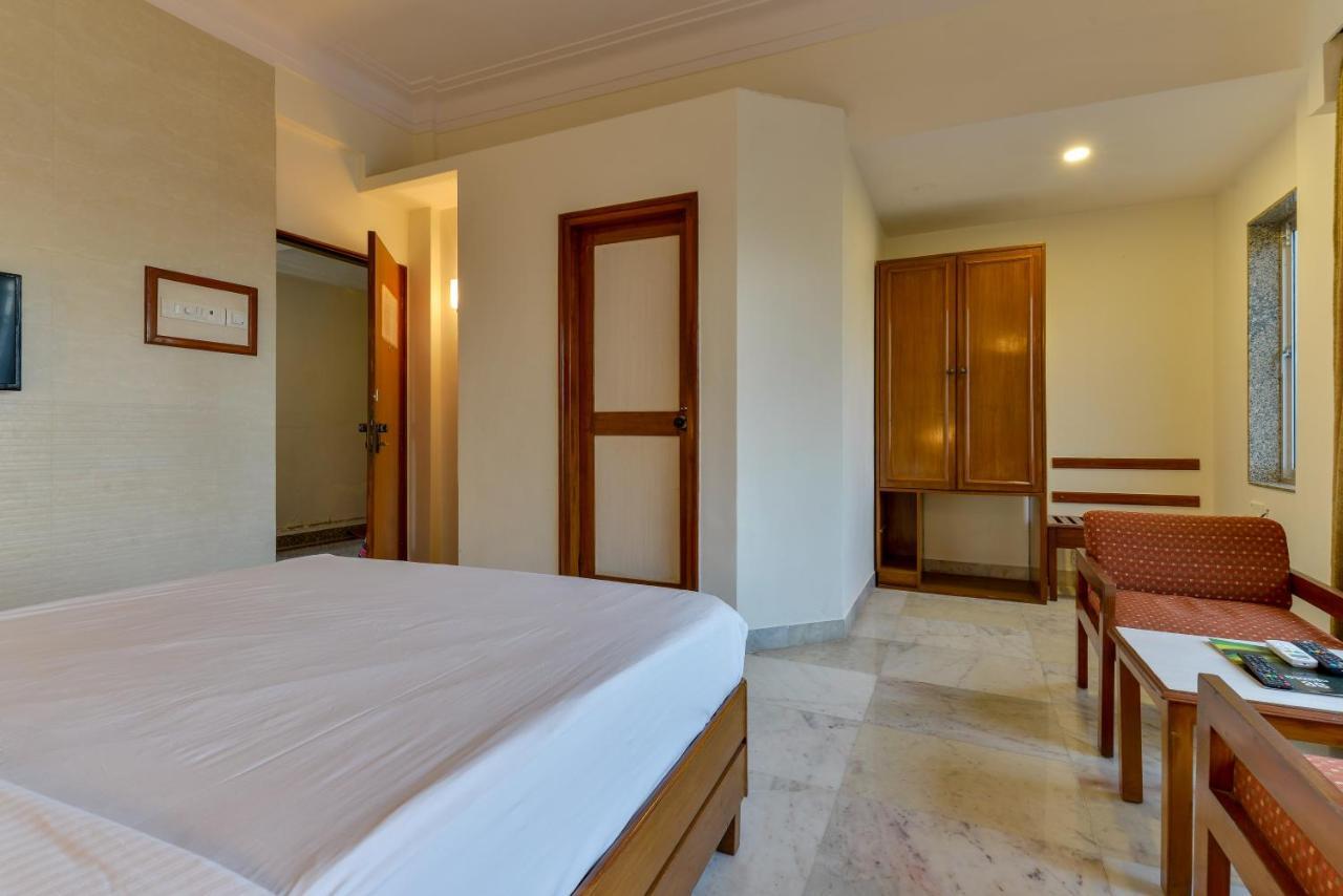Hotel Ajanta Мумбаи Экстерьер фото