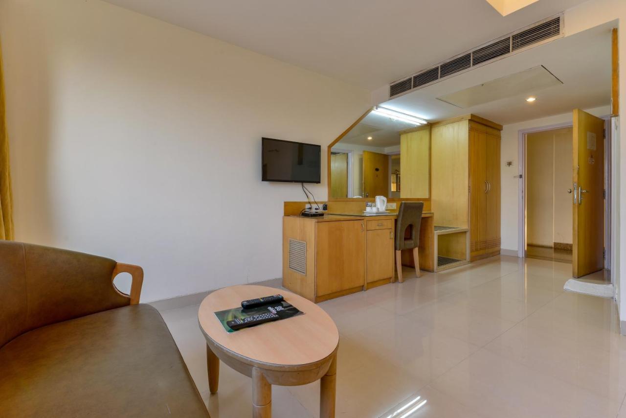 Hotel Ajanta Мумбаи Экстерьер фото