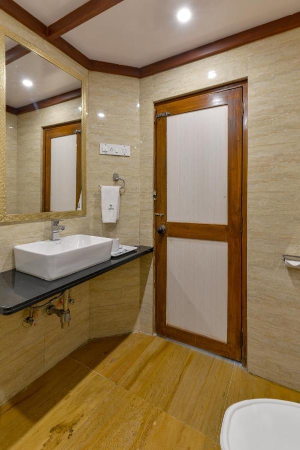 Hotel Ajanta Мумбаи Экстерьер фото