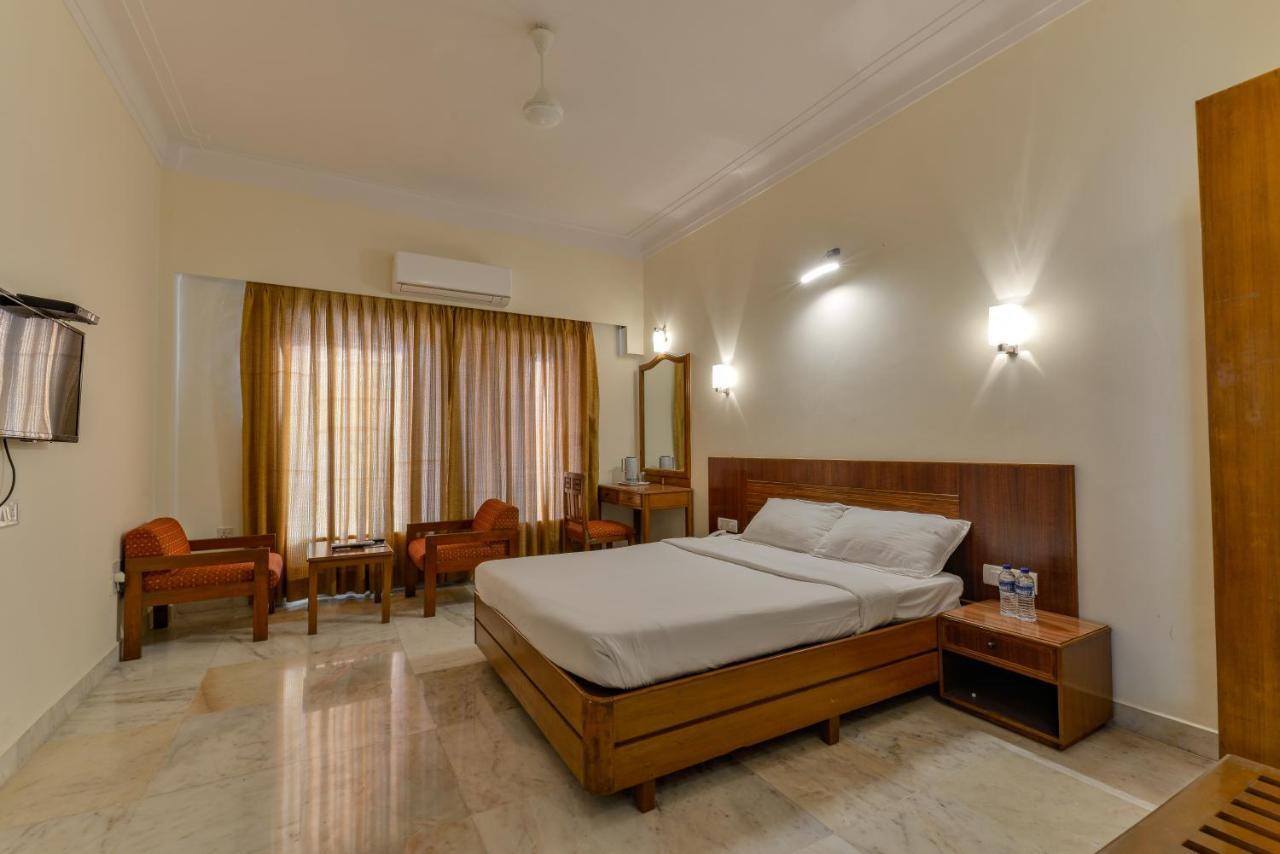 Hotel Ajanta Мумбаи Экстерьер фото
