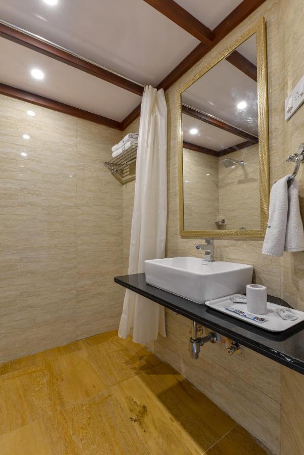 Hotel Ajanta Мумбаи Экстерьер фото